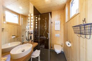 Koupelna v ubytování kleinHOTEL Steinau-Rabenstein GbR + 34 fotografií
