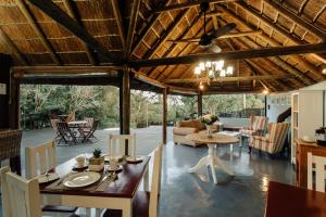 Posezení v ubytování L'auberge Country Hideaway