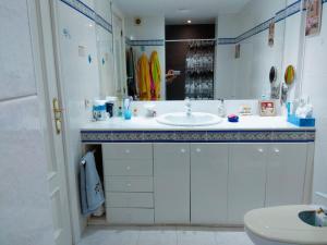 Kylpyhuone majoituspaikassa Tu hogar en Madrid