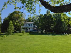 Imagen de la galería de Le Reflet de la Rivière B&B, en Weedon-Centre