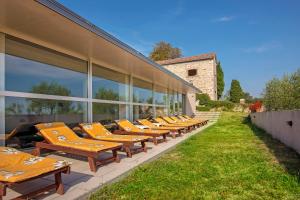 Κήπος έξω από το Kastel Pineta in Sveti Martin * Istrien