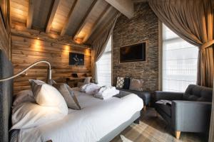 Postel nebo postele na pokoji v ubytování Mammoth Lodge by Alpine Resorts