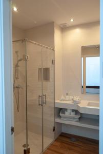 A bathroom at Apartamentos Cantarería, Rosa Mosqueta