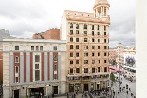 Nespecifikovaný výhled na destinaci Madrid nebo výhled na město při pohledu z aparthotelu