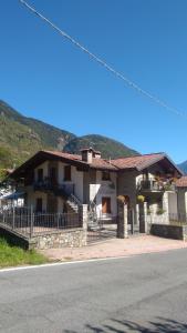 Afbeelding uit fotogalerij van Casa Vacanza Dal Contadino CIR O17063 in Alpe Strencia