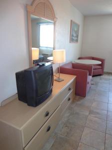 Posezení v ubytování Isle of Palms Motel