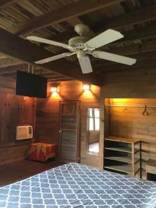 Galeriebild der Unterkunft Roatan Bed & Breakfast Apartments in West End