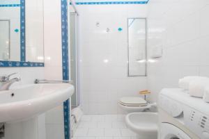 Kúpeľňa v ubytovaní Julia by PortofinoHomes + 11 fotografií
