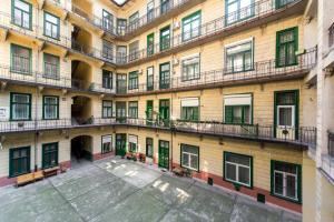 Budova, v ktorej sa apartmán nachádza