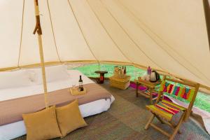 Glamping Finca Corazón的休息区