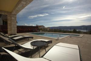 Φωτογραφία από το άλμπουμ του Luxury Villa Lidija σε Brzac