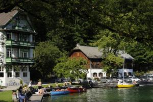 Peisaj natural din apropierea acestui hotel