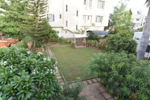 an aerial view of a garden in a city at Balbir Niwas Guesthouse Homestay in Udaipur