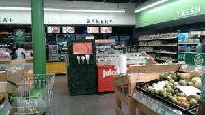 Supermercato o altri negozi della stanza in casa privata o nelle vicinanze