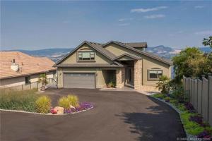 Gallery image of Lake and Bridge View Vacation Home in West Kelowna