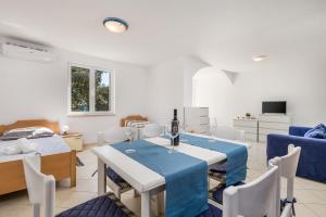 Gallery image of Apartments in pinewood near the sea in Mali Lošinj