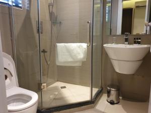 Bilik mandi di The Borough Lagos