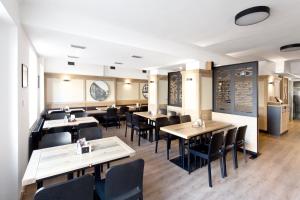 Reštaurácia alebo iné gastronomické zariadenie v ubytovaní Hotel Soudek