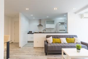 A kitchen or kitchenette at Berlanga, apartamento en el centro
