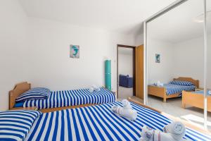 Galeriebild der Unterkunft Apartments in pinewood near the sea in Mali Lošinj