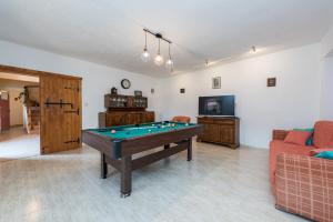 TV a/nebo společenská místnost v ubytování Villa Petrovi Dvori ZadarVillas + 33 fotografií