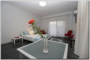 A bed or beds in a room at Anni's apartments 50m from the beach