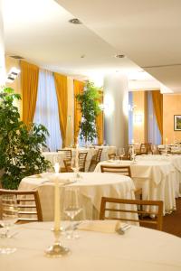 Restaurace v ubytování Hotel Rivè - Complesso Turistico Campo Smith
