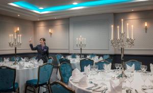 Restaurace v ubytování Talbot Hotel Stillorgan