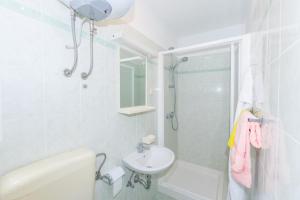 Vannituba majutusasutuses Beautiful Rustical Apt Ana in the Heart of Rovinj