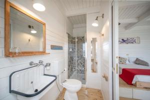 Koupelna v ubytování Maresia Rooms