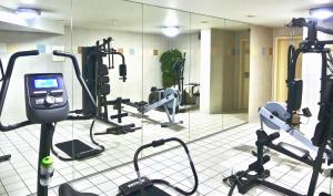 Fitness centrum a/nebo fitness zařízení v ubytování Golden Tulip Hotel de’ Medici