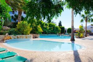 Basen w obiekcie Apartamento Porto Cari 21 lub w pobliżu