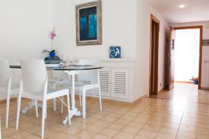 Zdjęcie z galerii obiektu Apartamento Porto Cari 21 w mieście Cala d´Or