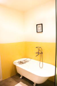 Gallery image of Ocean Front Vortex Female Hostel private rooms Free bikes in Los Angeles