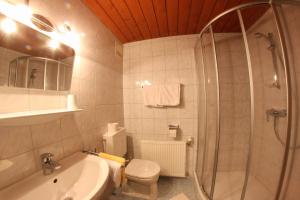Vannituba majutusasutuses Pension Kröll