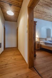 Letto o letti in una camera di Statek U Medvěda