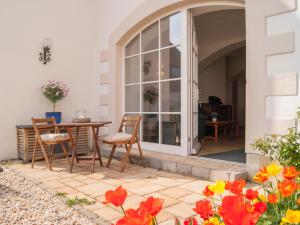 Ein Patio oder anderer Außenbereich in der Unterkunft Domizil am Kaitzbach