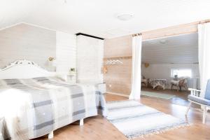 Postel nebo postele na pokoji v ubytování Torpet i Sjö