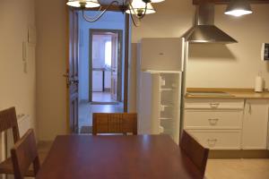 Kuchyň nebo kuchyňský kout v ubytování Apartamentos Casa Les Valeres