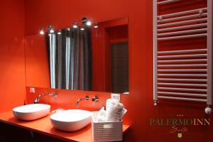 Koupelna v ubytování Palermo Inn Suite