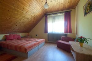Posteľ alebo postele v izbe v ubytovaní Apartment in Balatonkeresztur 36546