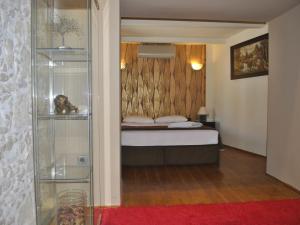 Posteľ alebo postele v izbe v ubytovaní Villa in Giannoudi with Pool and Beach Nearby