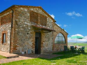 The building in which the holiday home is located