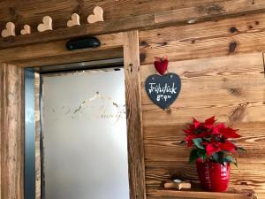 Fotografie z fotogalerie ubytování Pension und Apartment Edelweiß v destinaci Heiligenblut