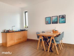 Kuchyň nebo kuchyňský kout v ubytování Nếp Apartment Hotel