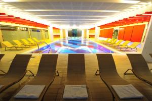 Bazén v ubytovaní Hotel Ideal alebo v jeho blízkosti