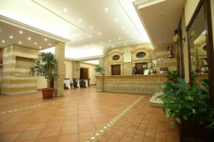Majoituspaikan Hotel Villa Romana aula tai vastaanotto