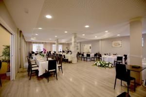Restauracja lub miejsce do jedzenia w obiekcie Hotel Villa Cinzia