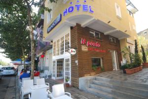 Budova, kde se hotel nachází