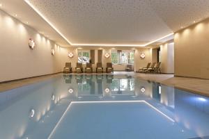 Bazén v ubytování Das Mitterplarser Hotel nebo v jeho okolí